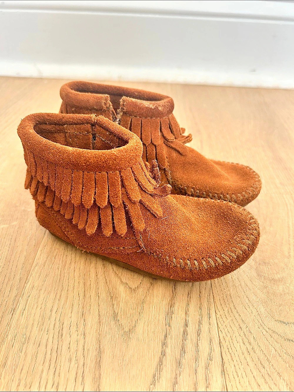 Minnetonka Double Fringe Side-Zip Boot Brown Size 6